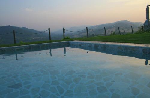 Croce House | Lovely Holiday Home in Monte Colombo on Farm