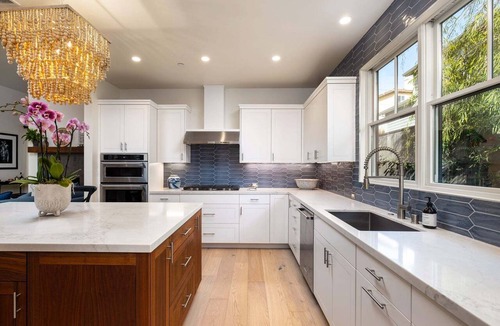 The Mesa House | Lovely Lighthouse Way Near State St, Beach and Parks On The Mesa.