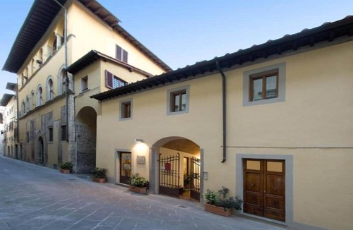 Prato Apartment | Lovely one-bedroom apartment in period building downtown (7)