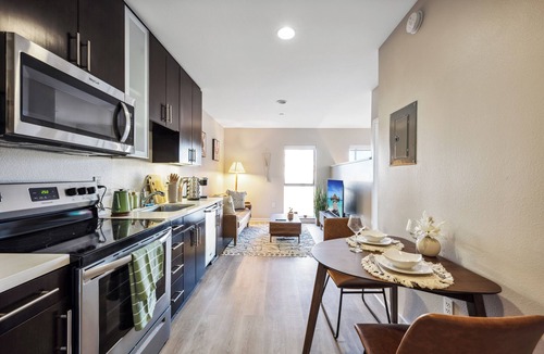 Pico Bed & Breakfast | Lovely Studio in Santa Monica w Free Parking