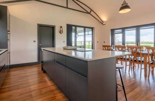 Alcester Cottage | Lower Lodge Barn - sleeps 8 guests in 4 bedrooms
