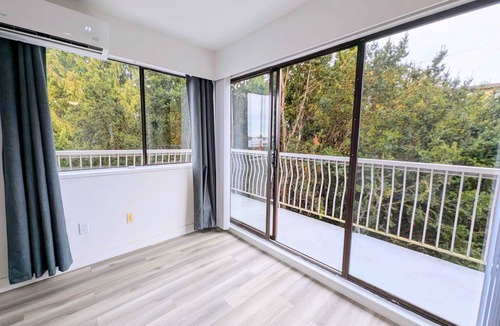 Lower Lonsdale Apartment | Lower Lonsdale One Bedroom Apartment - Mins to Seabus/Shipyard