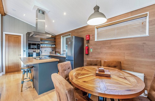 Saintbury Ski Chalet | Loxley Lodge Premier