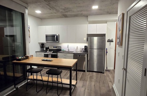 Music Row Apartment | Luxe 1-Bed Corner Suite in Music Row Nashville - Coworking, Gym, Skyline Views