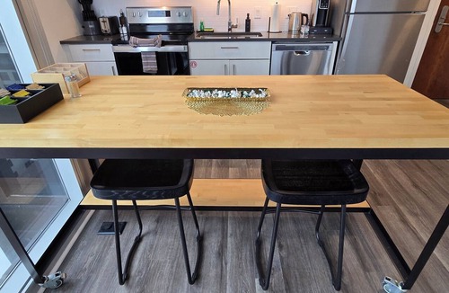 Music Row Apartment | Luxe 1-Bed Corner Suite in Music Row Nashville - Coworking, Gym, Skyline Views