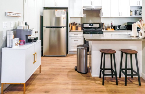 Midway City House | Luxe 6BR Family Disney Villa Sleeps 22 King Beds GameRoom Pool Table +EV