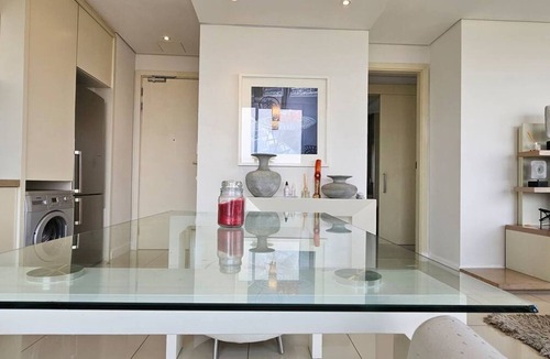 Greater Johannesburg Metropolitan Area Apartment | Luxe Paradise in the heart of Sandton, fast Wi-Fi