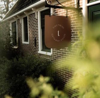 Twisk House | Luxe stolpboerderij vol sfeer én authentieke details voor 4 in Twisk