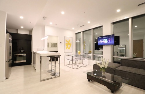 Coal Harbour Condo | Luxurious 2 BR in ❤︎ Vancouver w/Incredible Views