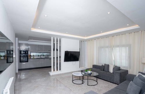 Sidi Dhrif Apartment | Luxurious 5-Bedroom Apartment in La Marsa, Tunisia