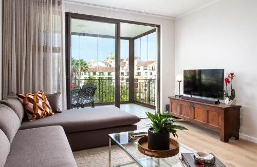 Century City Apartment | Luxurious Palm View Apartment Cape Town