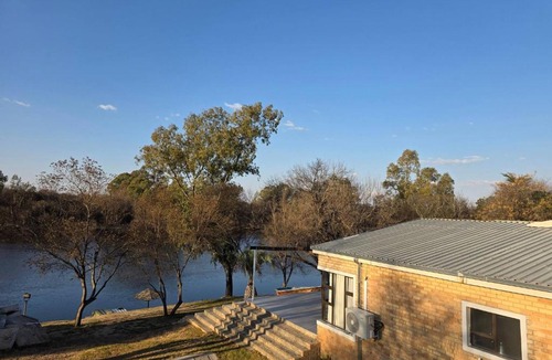 Lindequesdrif House | Luxurious Riverside Retreat in Lindequesdrif, Vaal River