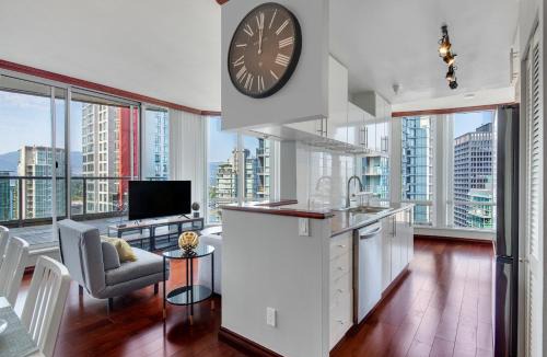 Coal Harbour Apartment | Luxury 2BR Designer Apartment In The Heart Of Downtown!
