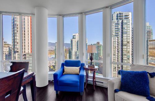 Coal Harbour Apartment | Luxury 3BR Apartment In The Heart Of Downtown - Gorgeous Views!