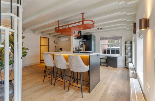 Medemblik House | Luxury boutique stay with sauna & jacuzzi on the harbor of Medemblik!
