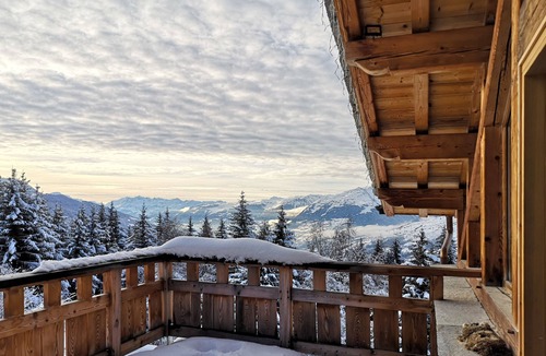 Arc-1800 Ski Chalet | Luxury chalet – 19 guests – Arc 1800 400m to chairlift – Private chef on request