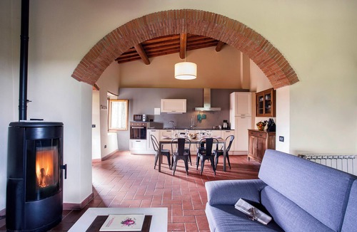 Cavriglia House | Luxury Chianti Villa with Private Pool & Jacuzzi EXCLUSIVE SUMMER EXPERIENCE