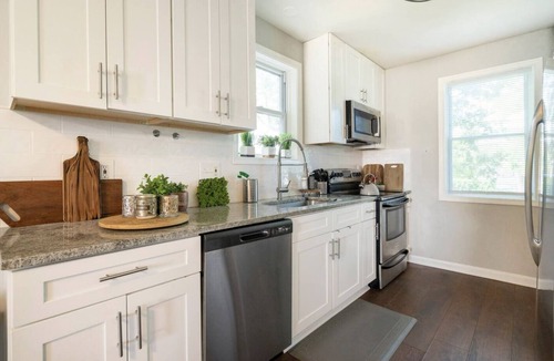 Cylburn House | Luxury Cylburn Home -Walking Distance to Mt. Sinai Hospital & Cylburn Arborateum