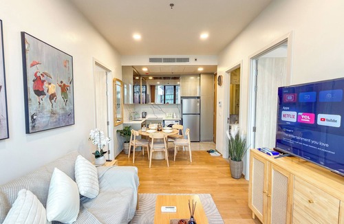 Pathumwan Apartment | Luxury Downtown Bangkok 2BR 2BA · Sky Pool Gym · 5MIN Walk to Siam Paragon