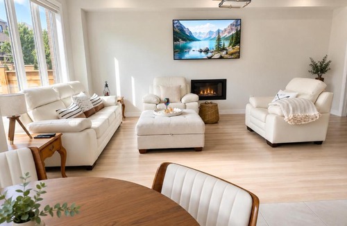 Aurora House | Luxury Furnished 4BR Home for Monthly Stays