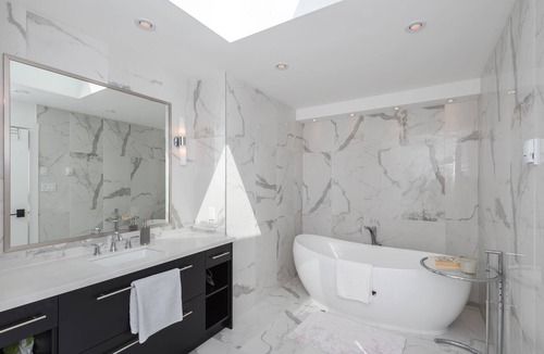 West Vancouver House | Luxury Mansion with Pool/Hot Tub-City & Ocean View