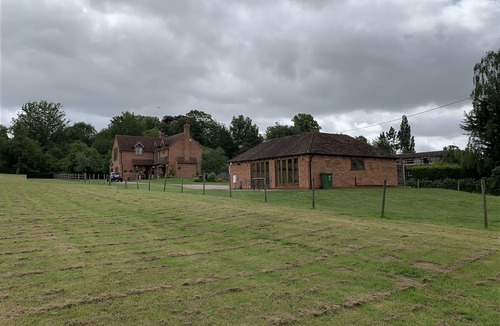 Saintbury Cottage | Luxury, modern property close to Stratford & Warwick-good Golf Courses