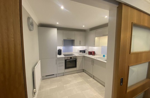 City Centre Apartment | Luxury, modern town centre, 2 beds, free parking for one vehicle
