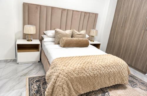 Greater Johannesburg Metropolitan Area Apartment | Luxury Rosebank Apartment - The Bolton 262 - Backup Power - Pool