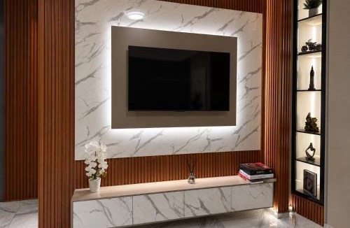 Greater Johannesburg Metropolitan Area Apartment | Luxury Rosebank Apartment - The Bolton 262 - Backup Power - Pool