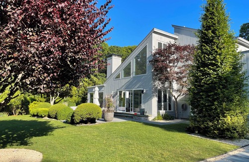 Sagaponack House | Luxury Sagaponack Estate with Pool, Tennis & Gardens