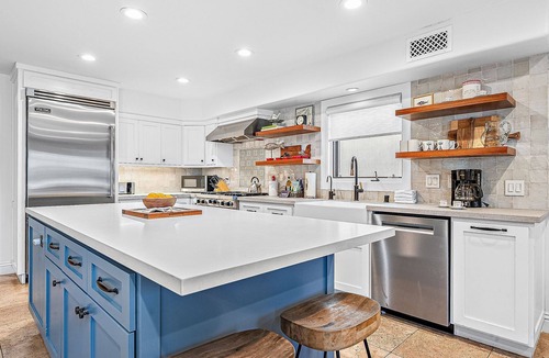 Balboa Peninsula House | Luxury Single-Family Vacation Home | Roof-Top Deck and A/C | The Perfect Vacation Headquarters!