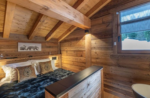 Les Saisies Ski Chalet | Luxury ski-in/ski-out chalet with jacuzzi and sauna
