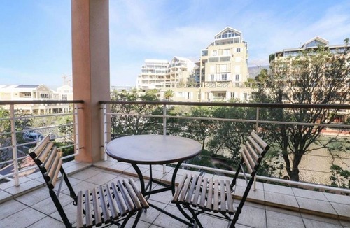 Victoria and Alfred Waterfront Apartment | Luxury Two Bedroom Apartment