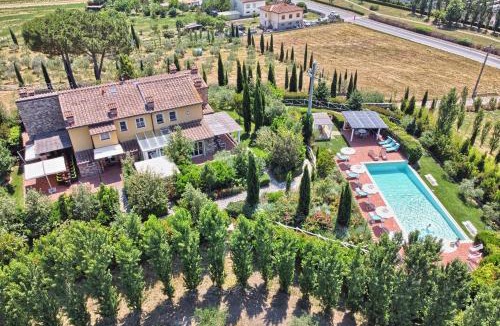 Palaia Villa | Luxury Villa in Tuscany with Pool near Pisa and Florence - Ten Bedrooms 20 pl