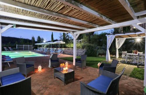 Palaia Villa | Luxury Villa in Tuscany with Pool near Pisa and Florence - Sixe Bedrooms 12 pl