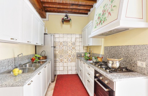 Palaia Villa | Luxury Villa in Tuscany with Pool near Pisa and Florence - Sixe Bedrooms 12 pl
