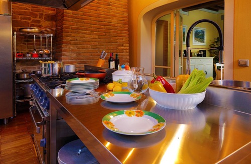 Palaia Villa | Luxury Villa in Tuscany with Pool near Pisa and Florence - Sixe Bedrooms 12 pl