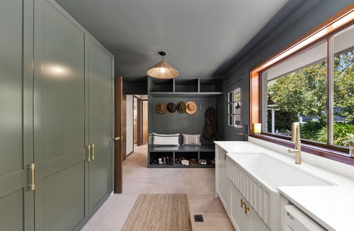 Wamboin Other | Luxury Wamboin Farmhouse- Spa, Chef’s Kitchen, 5BR
