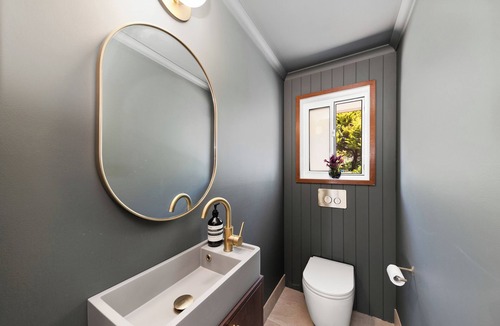Wamboin Other | Luxury Wamboin Farmhouse- Spa, Chef’s Kitchen, 5BR