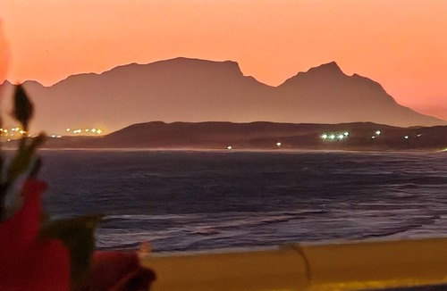 Strand Apartment | LUXUS BEACH Apartment 122 m²,SUNSET, False Bay/Mounten view TOP Location 2 Pers.