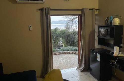 Kosmos House | Mafofolozi Lodge