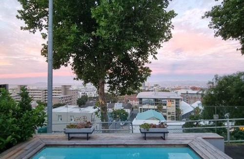 Cape Town City Centre Villa | Magnificent, newly renovated stylish home .