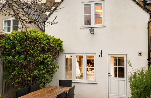 Moreton-in-Marsh Cottage | Magnolia Cottage