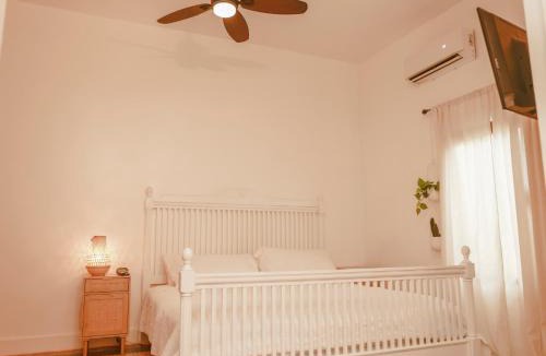 Estate East Street Apartment | Maison Rouge - Room 4