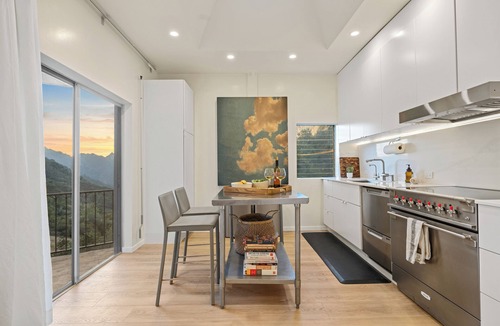 Malibu House | Malibu Hills Home w/Balcony & Mountain Views | Cielo Curve by AvantStay
