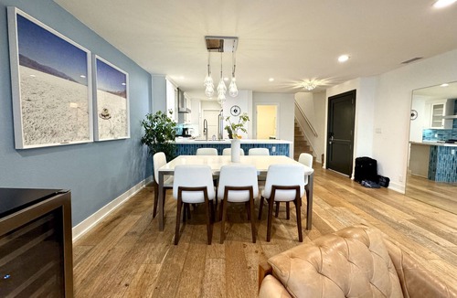 Eastern Malibu House | Malibu Waterfront Gallery + Private Beach Access