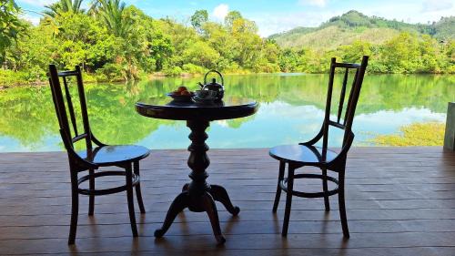 Tha Na House | Mama Home Misty Lakeside