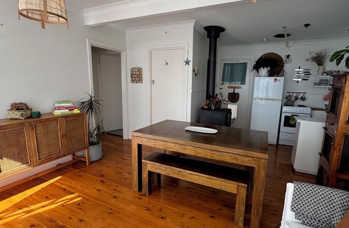 Moruya Heads House | Manaia - A little bach near the beach