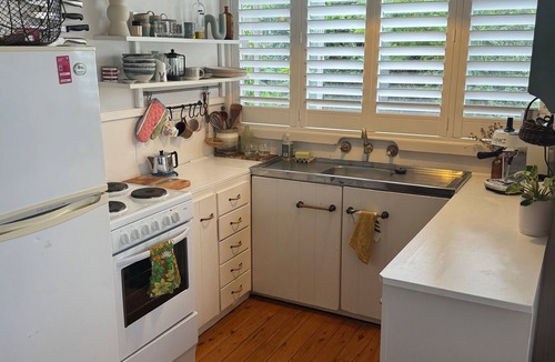 Moruya Heads House | Manaia - A little bach near the beach