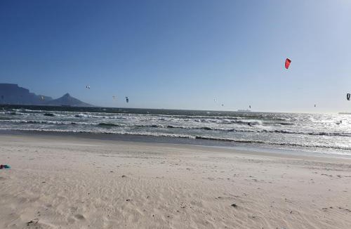 Bloubergstrand Apartment | Manchester Heights